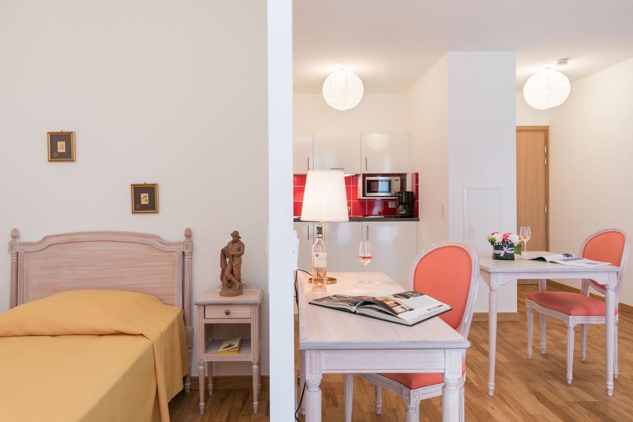 Medicis Home Puteaux Luaran gambar